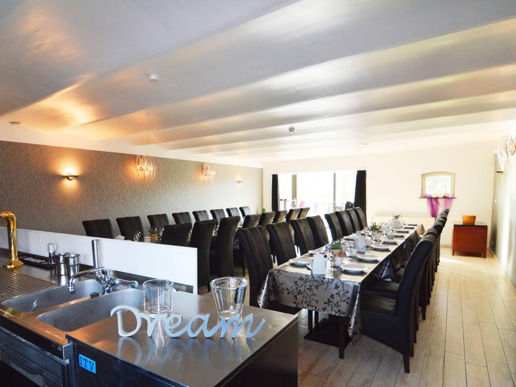 Chateau Crawhez Hotel Thimister Esterno foto